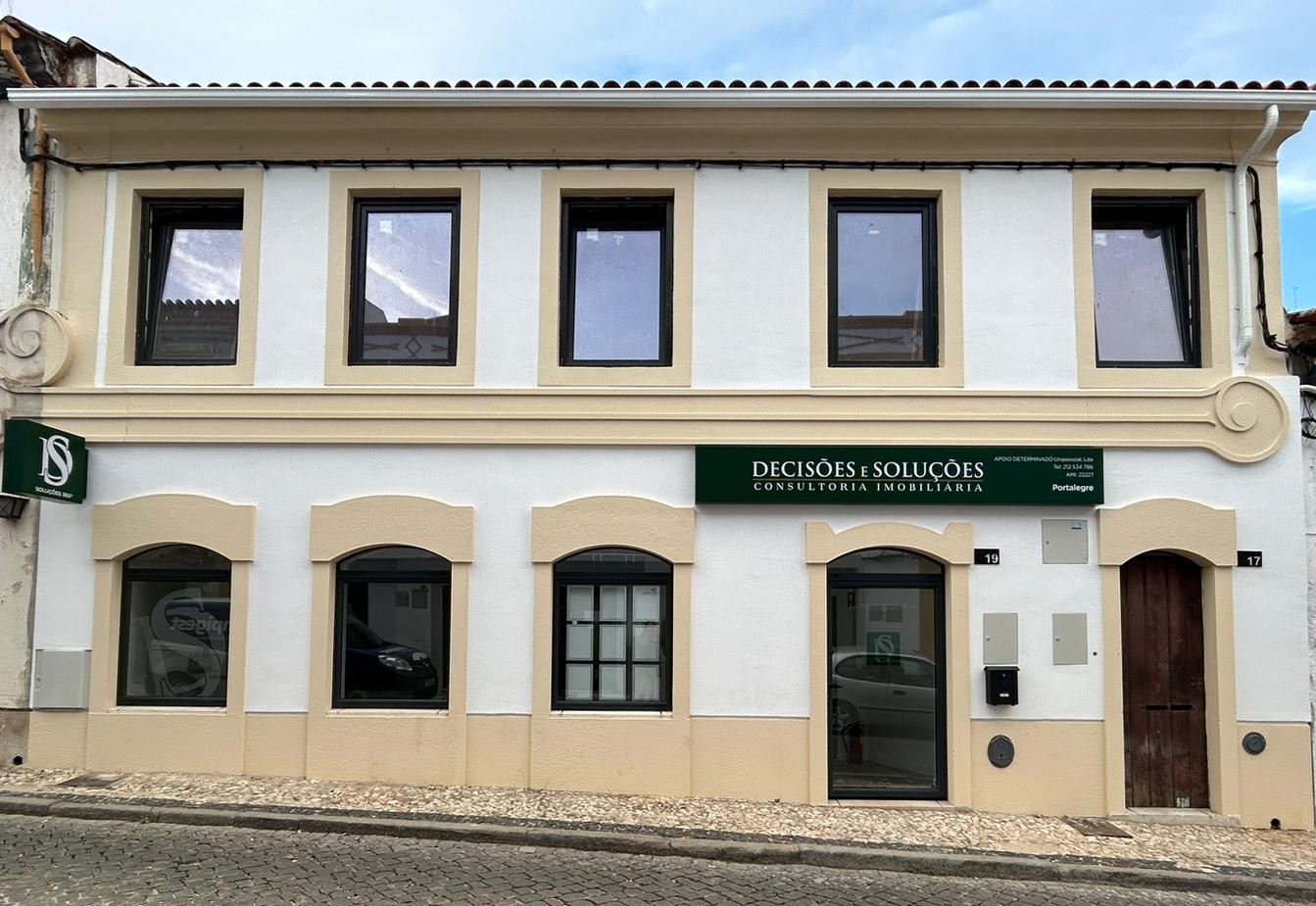 DECISÕES E SOLUÇÕES