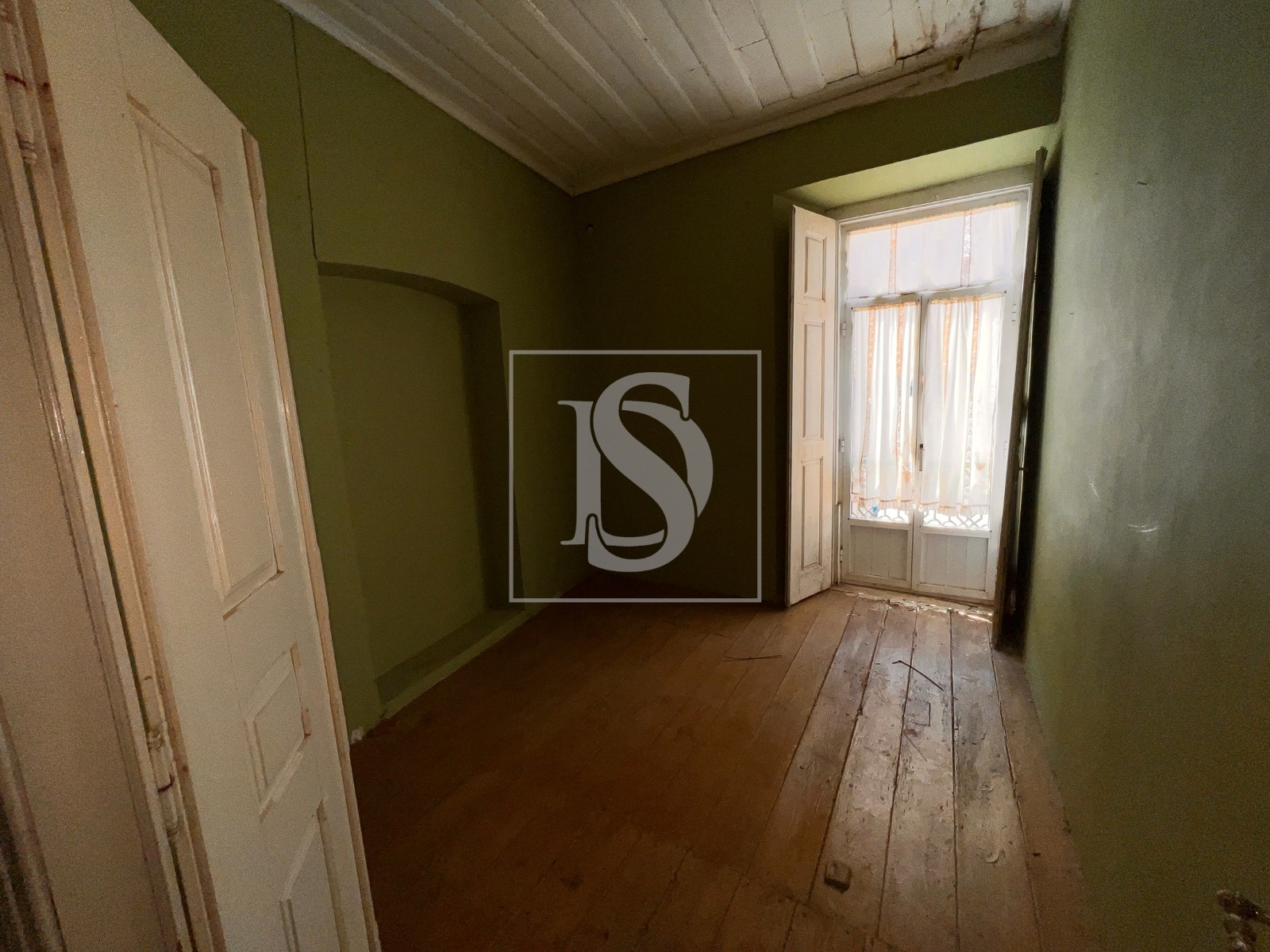 Moradia para Restaurar T4