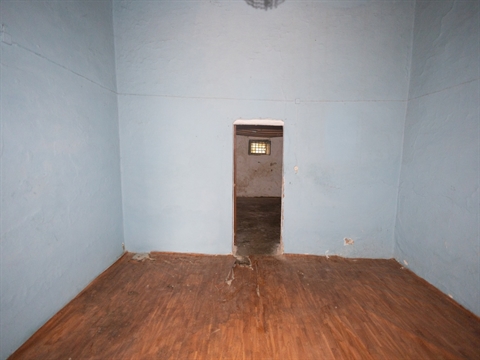 Detached house to restore