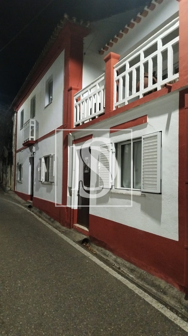 Moradia com 2 entradas e terraços no Alto Alentejo, próximo de Gavião