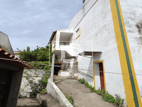 Moradia com Jardim e Garagem no Alto Alentejo – Carreiras, Portalegre